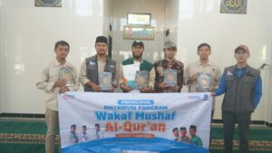 penyaluran wakaf mushaf Al-Quran ke Garut